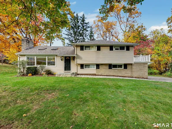 15 Geraldine Circle, Trumbull, CT 06611