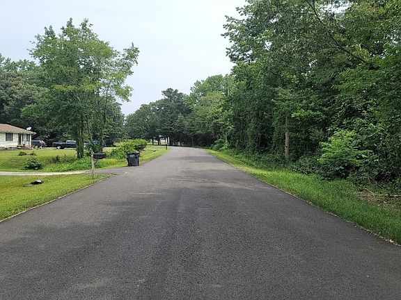 5th image of 575 Wallace Dr