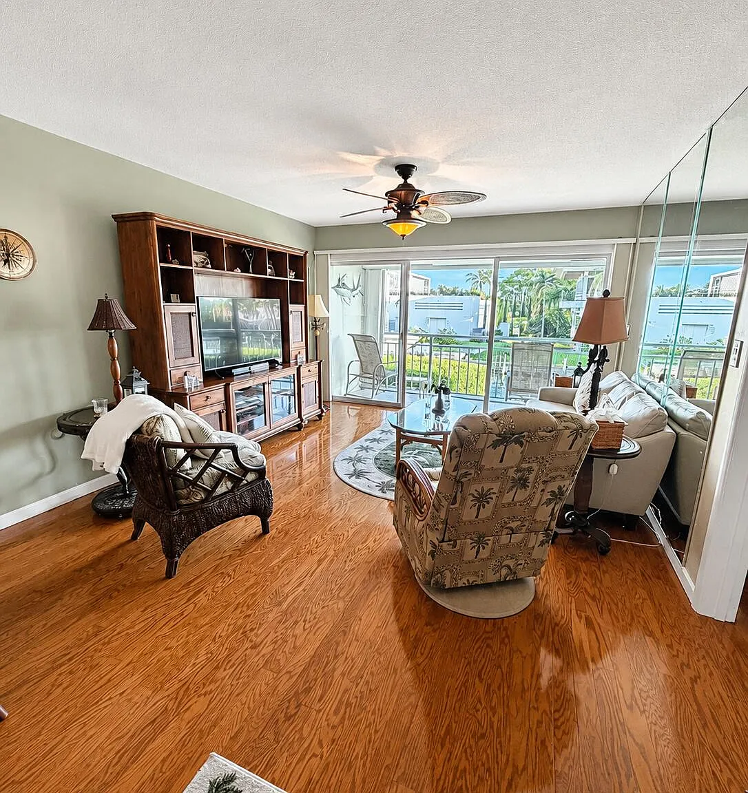 2 bed, 2.0 bath, 855 sqft, $3,400 — Photo 3