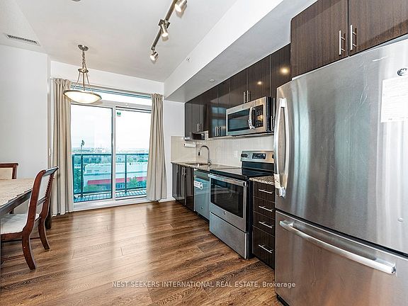 5th image of 7165 Yonge St #733