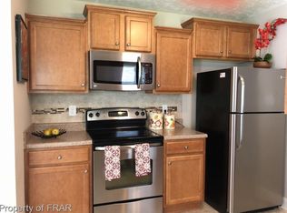 542 Hammond Farms Rd, Hope Mills, NC 28348