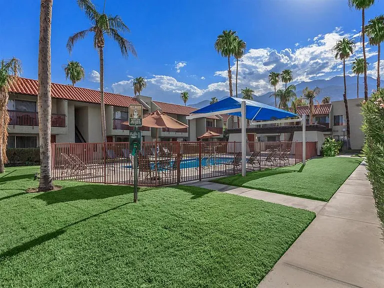 Sage Courtyard Apartments — Photo 36