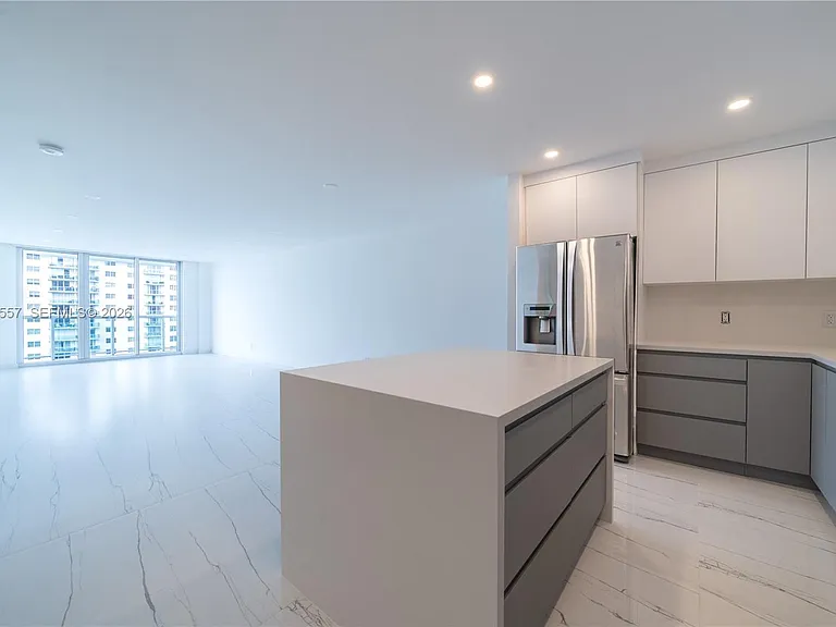 19380 Collins Ave #1105 — Photo 6