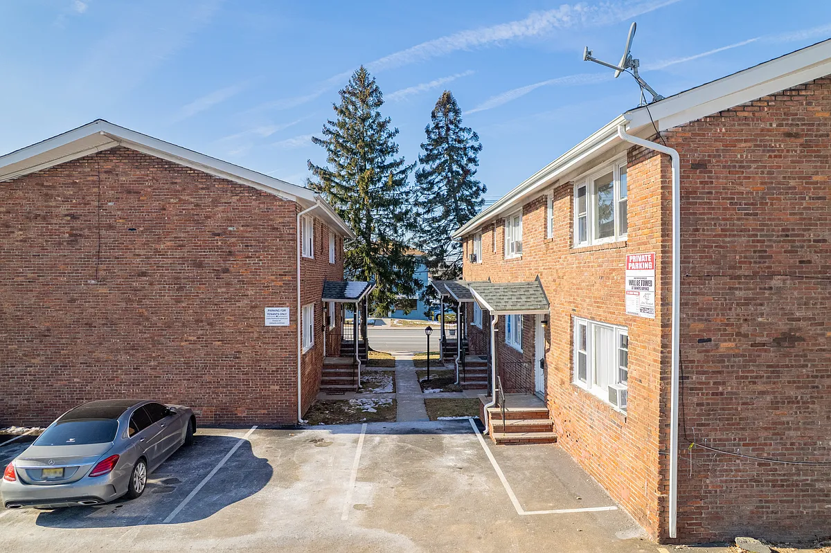 Building Photo - 748 Convery Blvd #5A