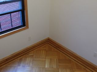 586 Leonard St, Brooklyn, NY 11222