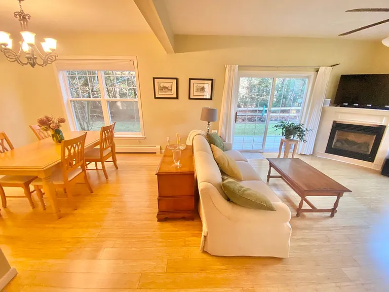 22 Irene Ave — Photo 4