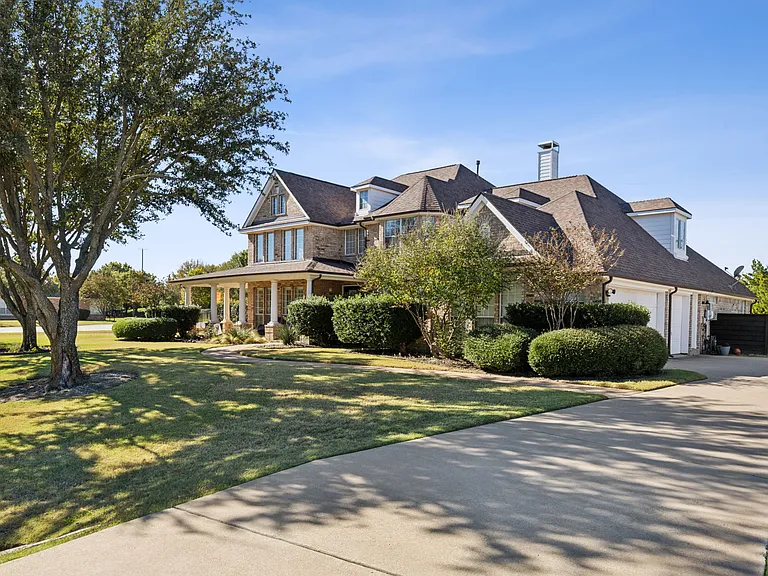 5801 Hathaway Dr — Photo 25