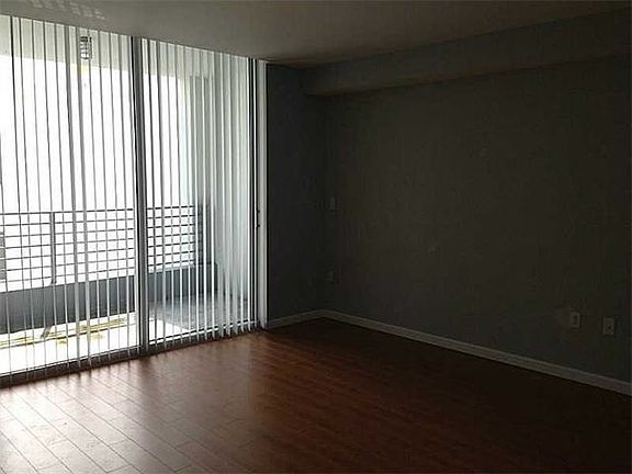 4th image of 3339 Virginia St #Penthouse 24