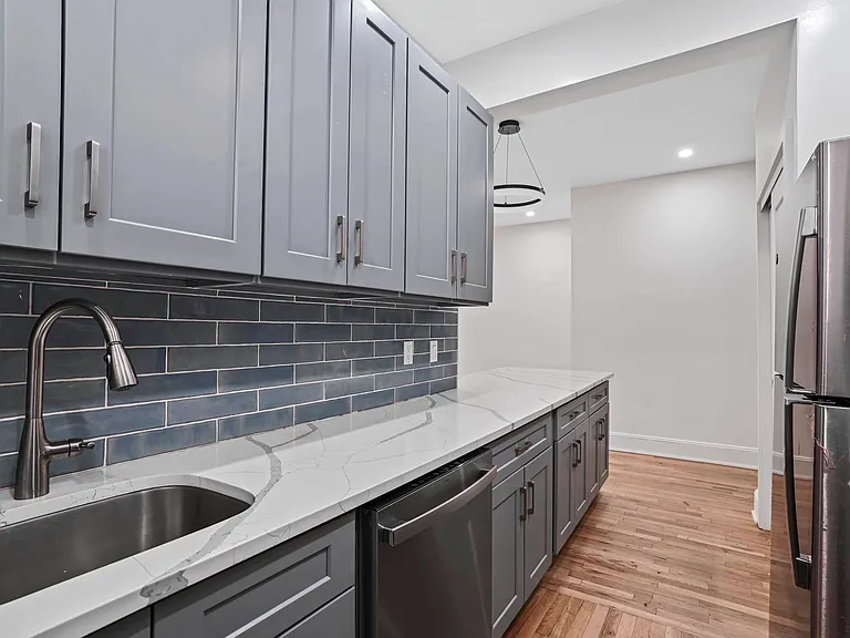 1821 Madison St #6 — Photo 13