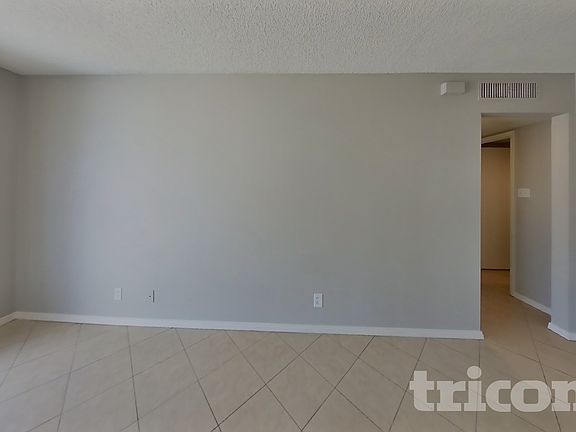 4th image of 320 Oliveiro Ct