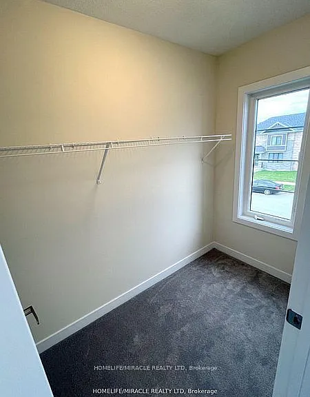 66 Aviron Cres — Photo 21