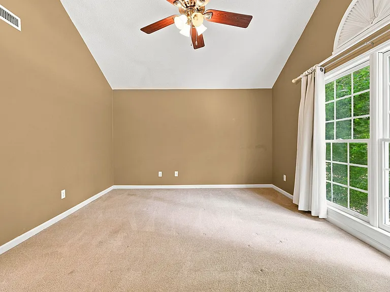 115 Lonebrook Dr — Photo 29