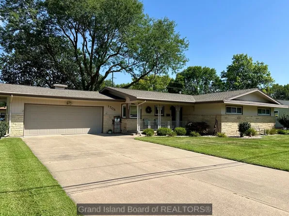 1705 S Blaine St, Grand Island, NE 68803