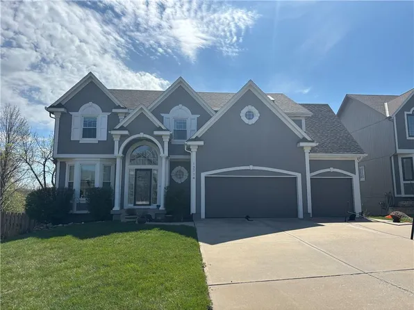 13714 Cody St, Overland Park, KS 66221