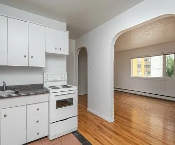 9928 114th St NW #103 — Photo 2