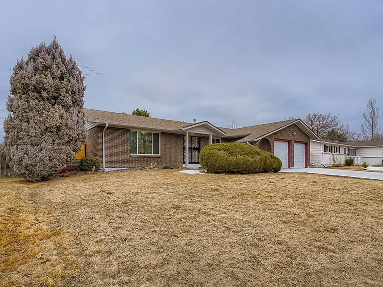 3296 S Geneva St — Photo 2