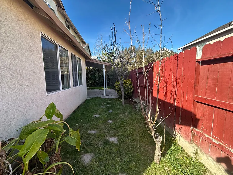 212 Riverbend Ln — Photo 38