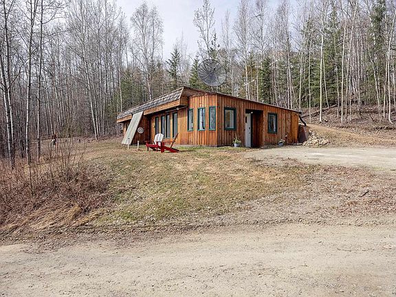2nd image of 832 Landon Ln