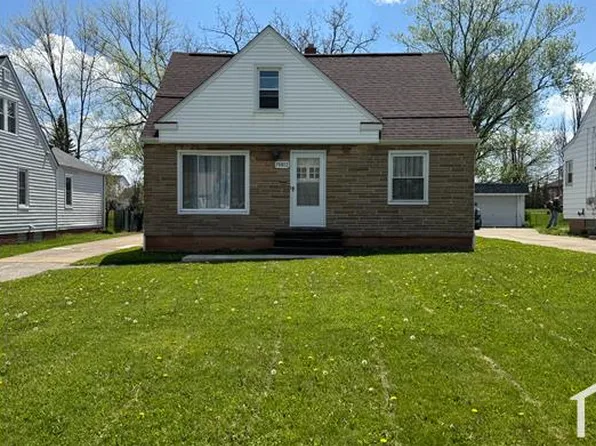 15812 Rockside Rd, Maple Heights, OH 44137