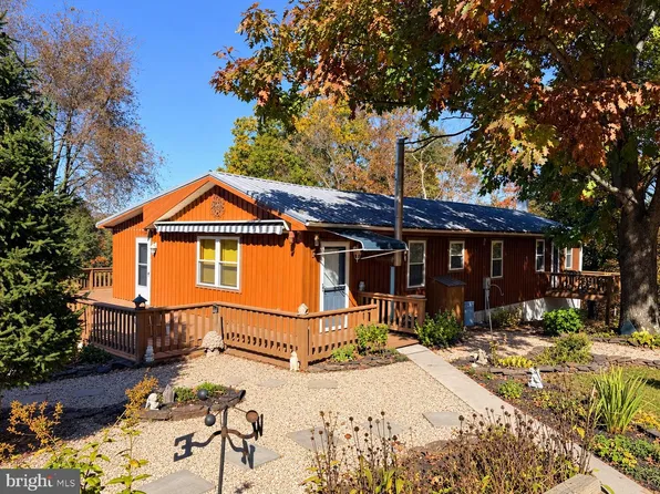 946 Deer Haven Rd, Mc Connellsburg, PA 17233