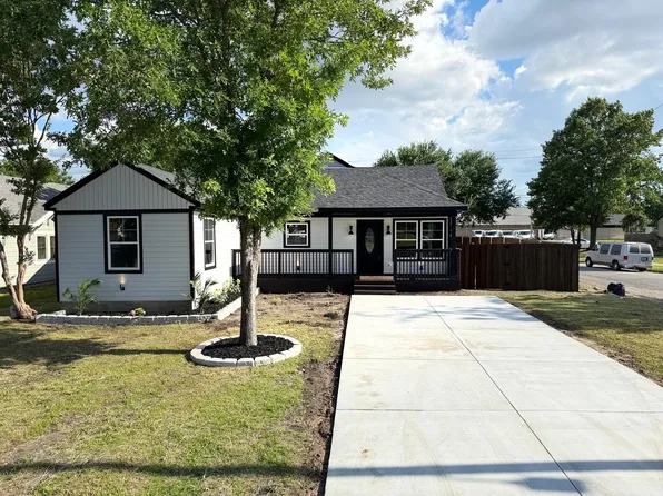 834 Woodland Dr, Garland, TX 75040