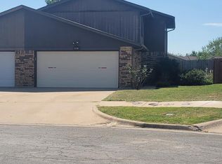 5402 NW Sir Brian Ave APT B, Lawton, OK 73505