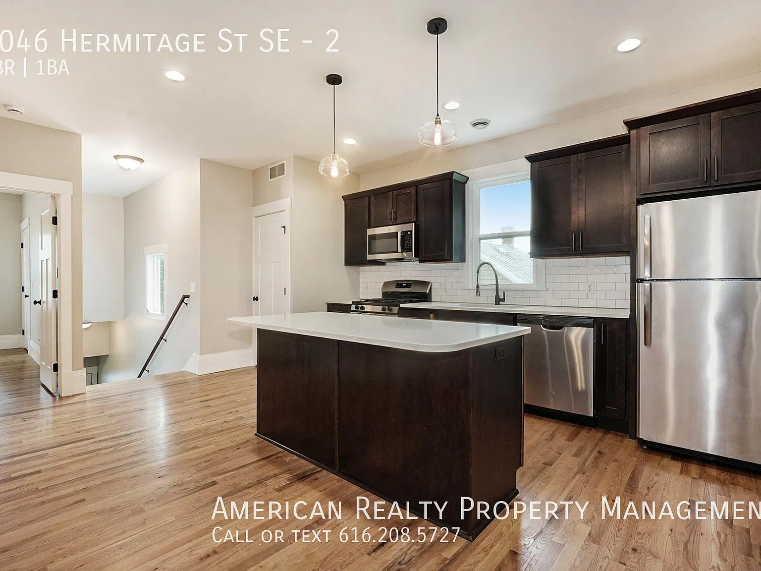3 bed, 961 sqft, $2,100 — Photo 2