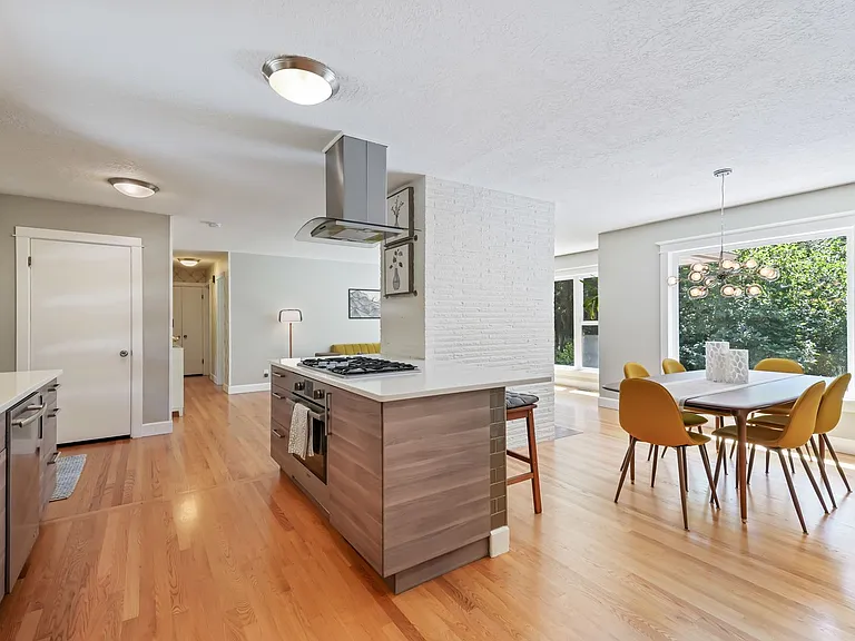 5530 SW Logan Ct — Photo 18