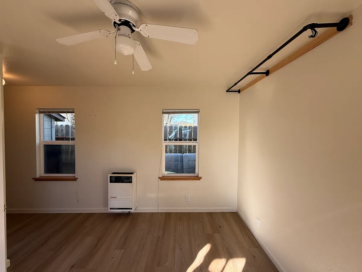 Building Photo - 1293 Clover Dr #C