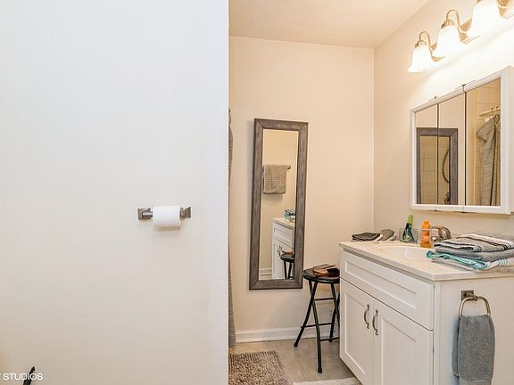 5th image of 1721 Lotus Dr