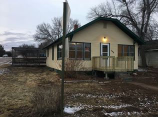 546 S 14th St, Hot Springs, SD 57747