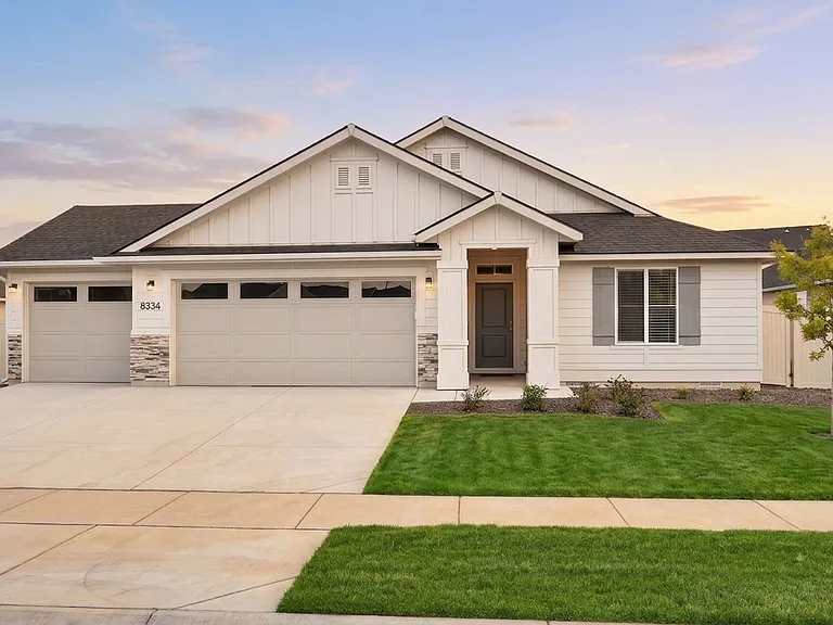 8334 E Cool River Loop — Photo 1