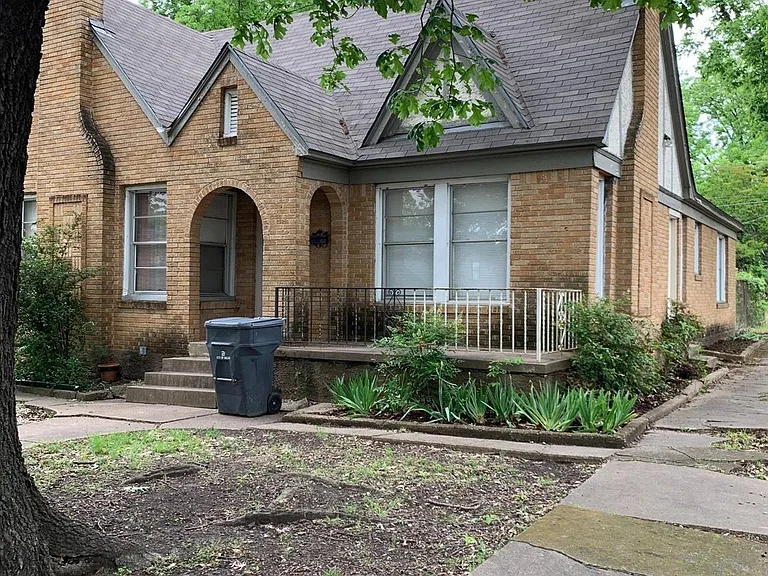 522 Cameron Ave — Photo 1