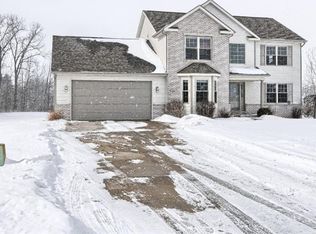 16433 Red Fox Trl, Linden, MI 48451