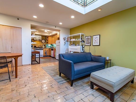 4th image of 2144 Ashland Ave Ste 5