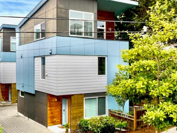 9731 Woodlawn Avenue N, Seattle, WA 98103