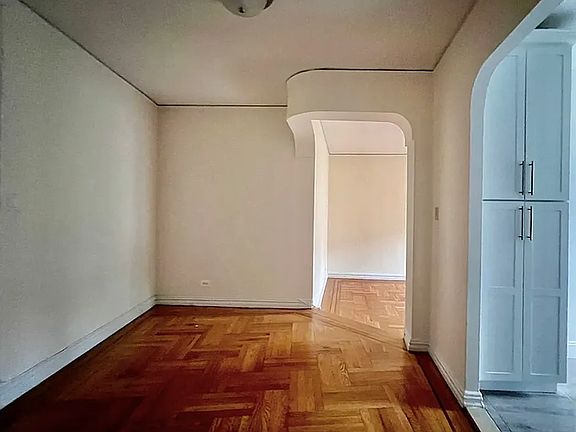 3rd image of 10 Overlook Ter APT 6C