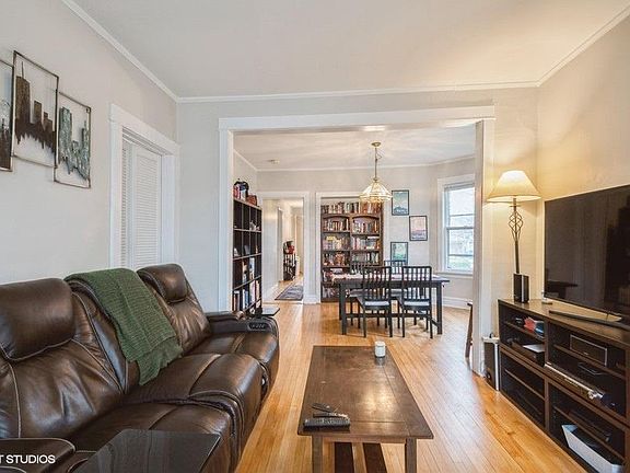 3rd image of 5654 W Higgins Ave