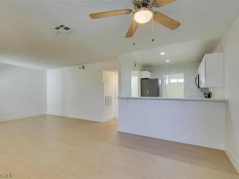 1800 Edmond St #124 — Photo 32