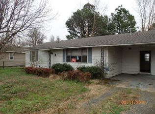 914 Ada St, Leachville, AR 72438