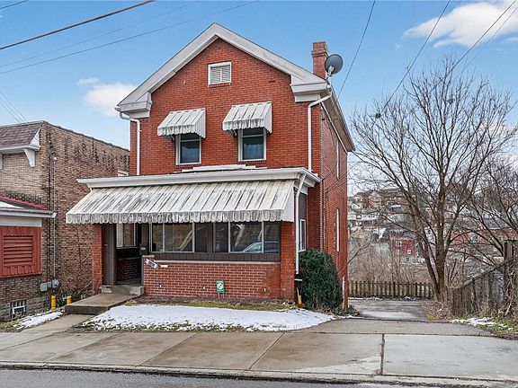 2nd image of 2930 Pyramid Ave