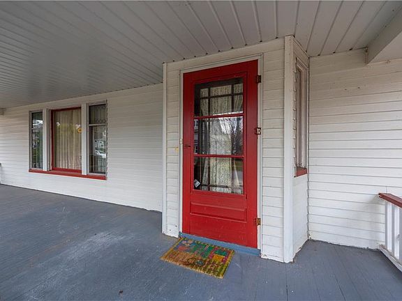 2nd image of 1570 Lincoln Ave