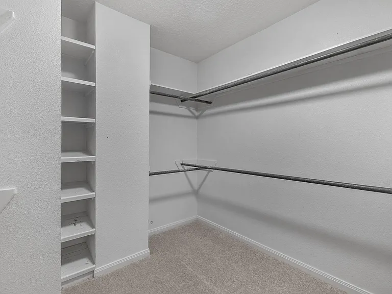 1400 Oak Hollow Dr — Photo 38