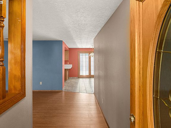 4th image of 968 NE Lovell St