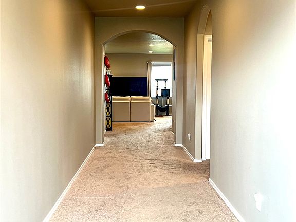3rd image of 1404 E Burr Avenue