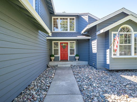 5th image of 22107 Vine Ct