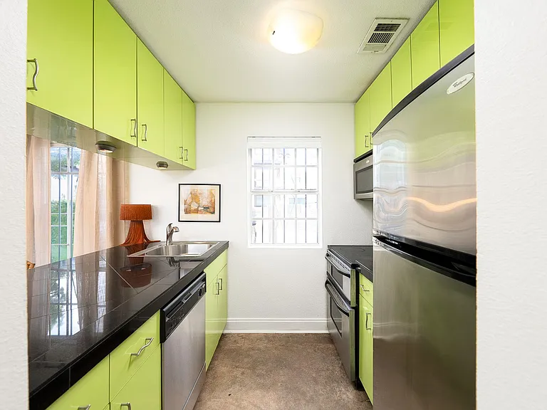 300 Crockett St #109 — Photo 4