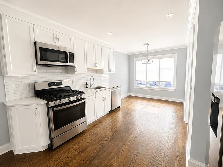 1184 Ocean Ave #D1 — Photo 2