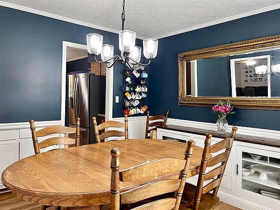 4th image of 1010 S College St
