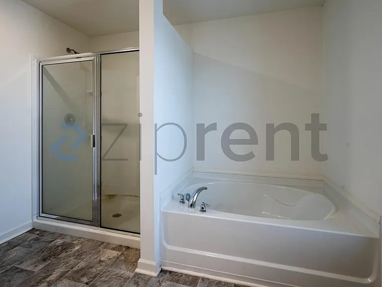 22693 Joselyn Green Dr — Photo 17